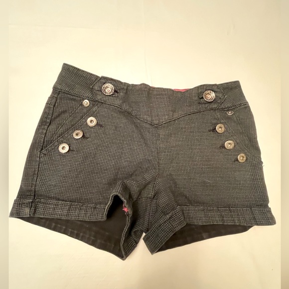 Foxy Jeans Pants - Foxy Jeans Size 5 shorts - black & white plaid pattern. Two sets of Side buttons